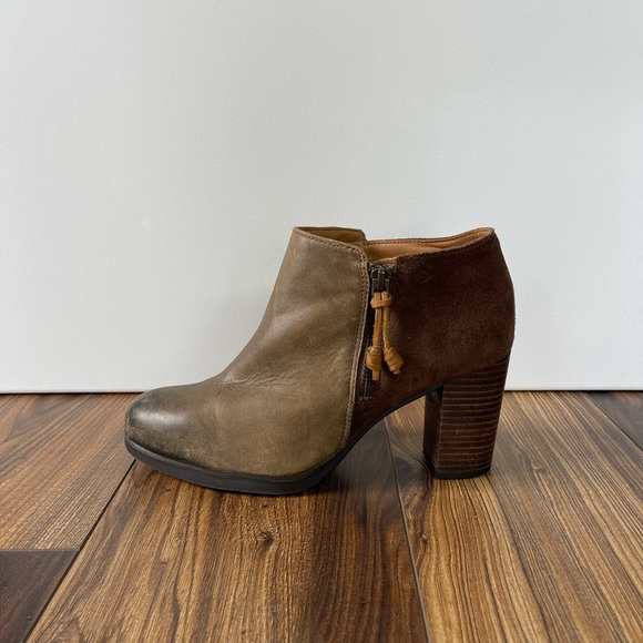 Sperry Zip Ankle High Heel Booties - Picture 2 of 6